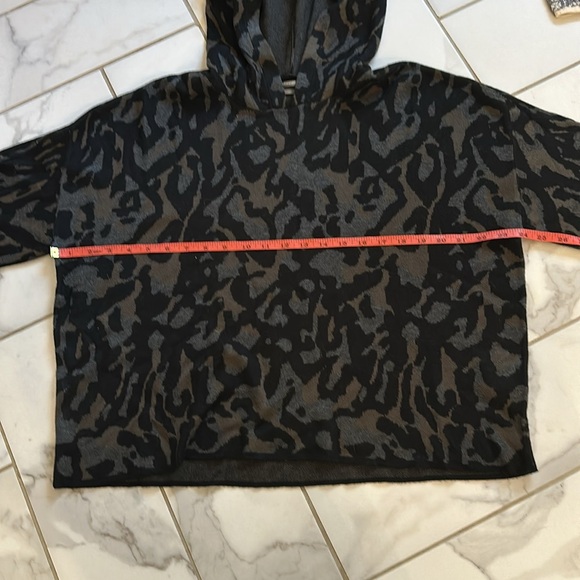 Anthropologie Top - Picture 5 of 9